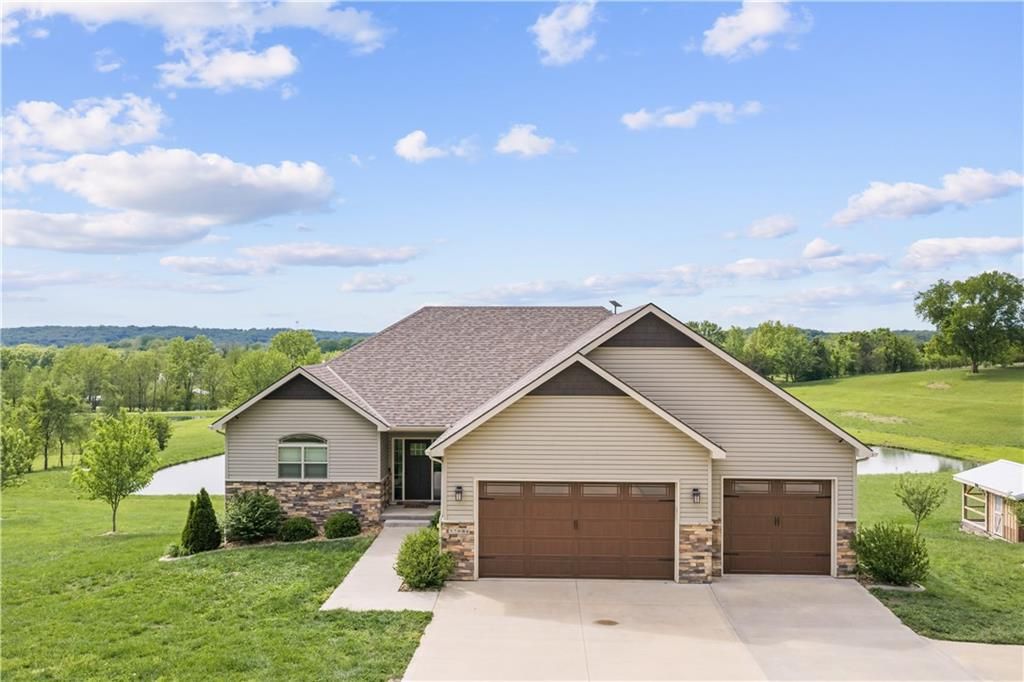 37006 E Church Road, Oak Grove, MO 64075
