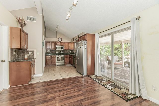 1908 E Niles Avenue, Fresno, CA 93720