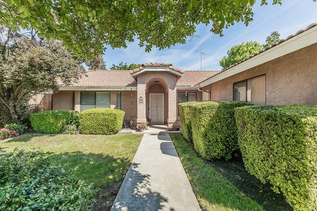 1908 E Niles Avenue, Fresno, CA 93720