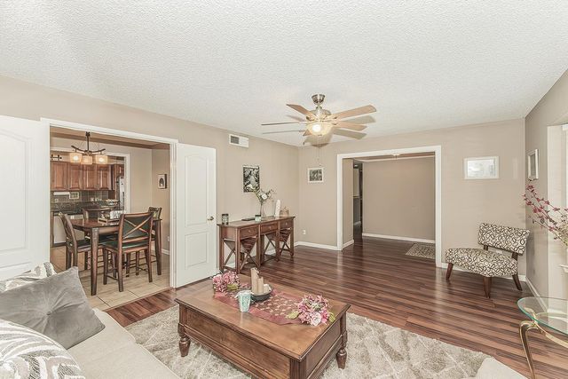 1908 E Niles Avenue, Fresno, CA 93720