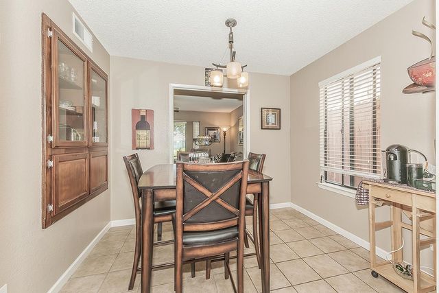 1908 E Niles Avenue, Fresno, CA 93720