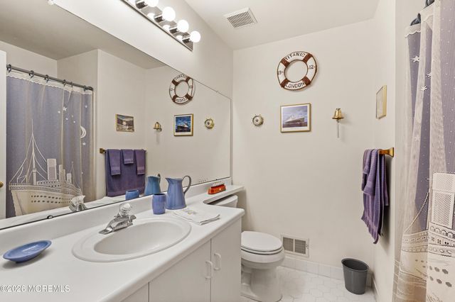 48 Charles Court, Ocean Twp, NJ 07712