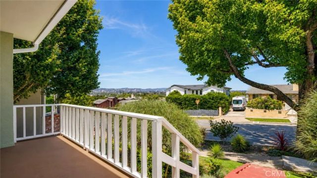 3289 Inglewood Boulevard, Los Angeles, CA 90066