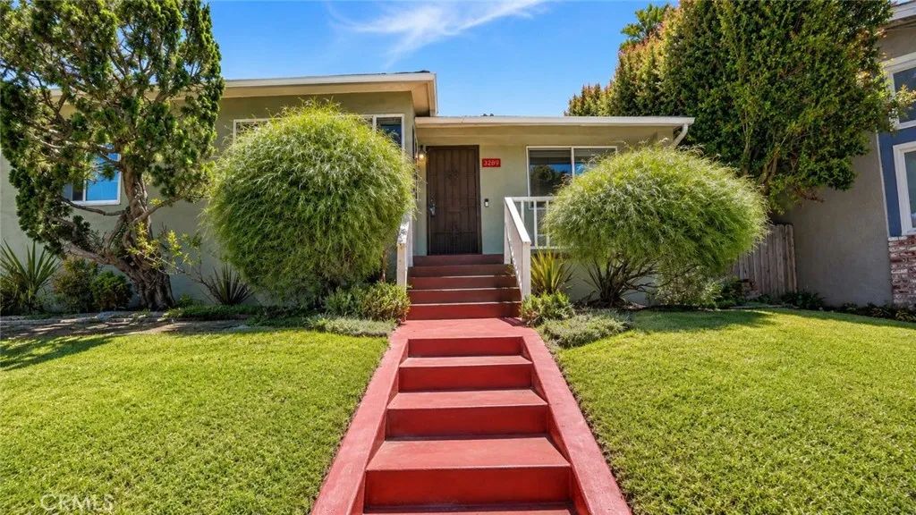 3289 Inglewood Boulevard, Los Angeles, CA 90066