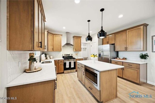 5009 Island Park Boulevard, Sylvania, OH 43560