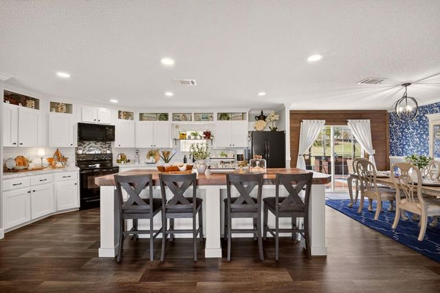 8013 SERGEANT PEPPER DR, Howey In The Hills, FL 34737