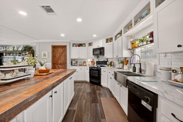 8013 SERGEANT PEPPER DR, Howey In The Hills, FL 34737