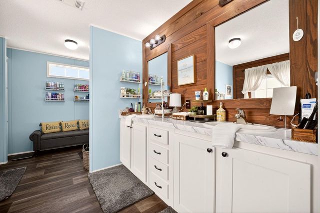 8013 SERGEANT PEPPER DR, Howey In The Hills, FL 34737