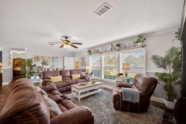 8013 SERGEANT PEPPER DR, Howey In The Hills, FL 34737