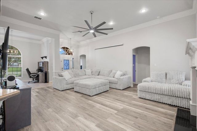 305 Bridgers Hill Rd, Longview, TX 75604