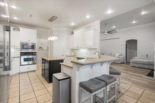 305 Bridgers Hill Rd, Longview, TX 75604