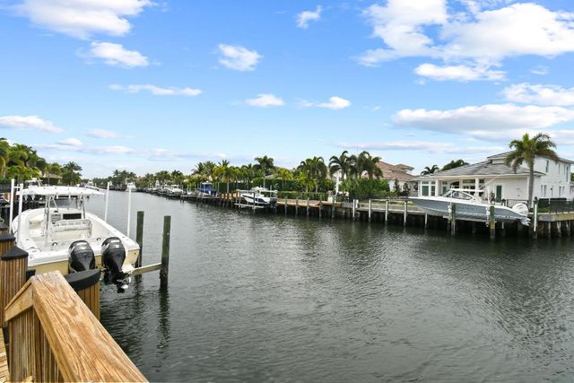 13965 Willow Cay Drive, Juno Beach, FL 33408