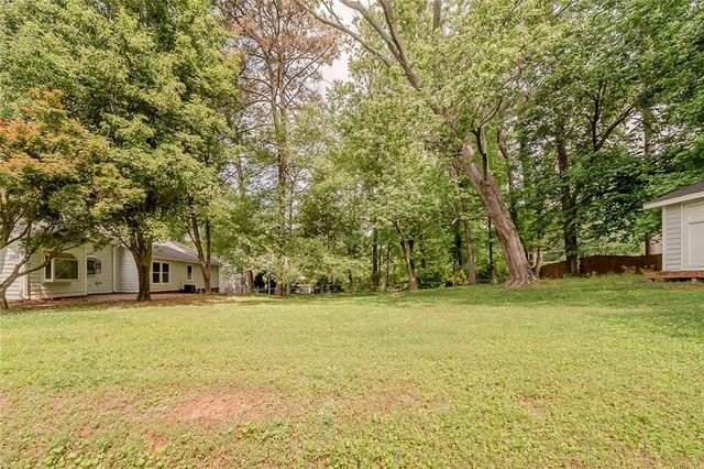 228 Amour SW Way, Lilburn, GA 30047