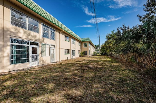 2001 GREENBRIAR BOULEVARD 6, Clearwater, FL 33763