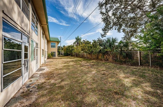 2001 GREENBRIAR BOULEVARD 6, Clearwater, FL 33763