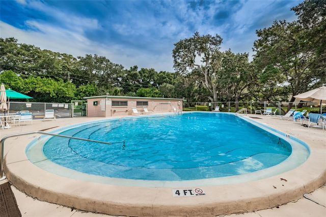 2001 GREENBRIAR BOULEVARD 6, Clearwater, FL 33763