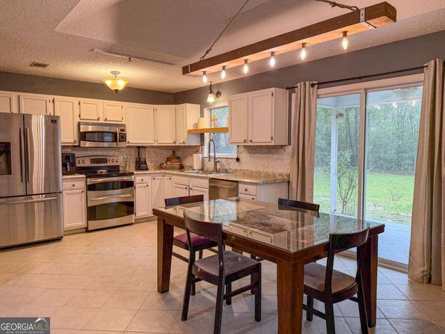 617 Robin Lane, Folkston, GA 31537