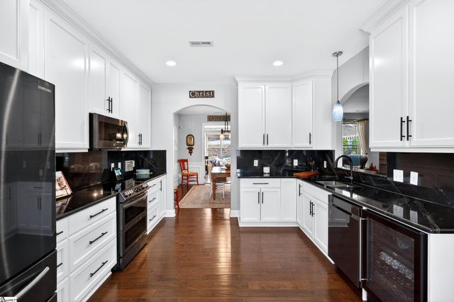 218 Willowgreen Way, Greer, SC 29651