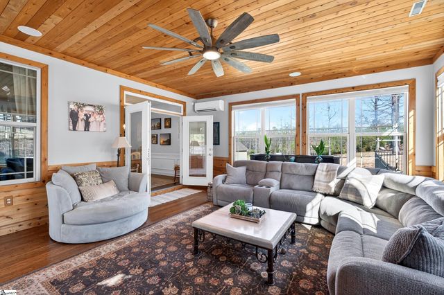 218 Willowgreen Way, Greer, SC 29651