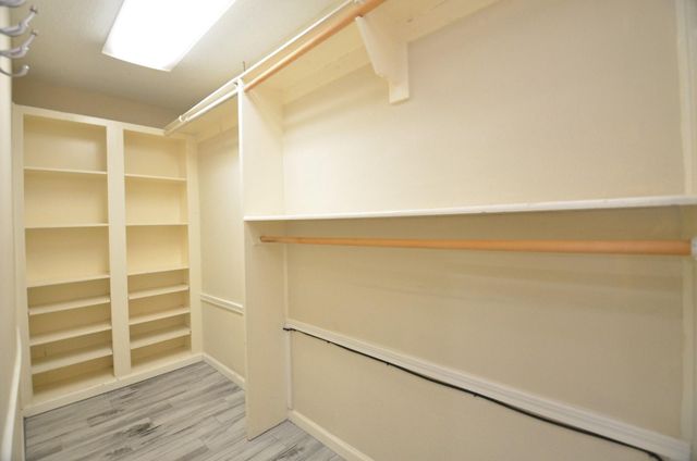 2711 Williamsburg Drive, Dickinson, TX 77539