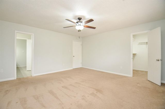 2711 Williamsburg Drive, Dickinson, TX 77539