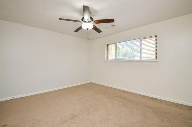 2711 Williamsburg Drive, Dickinson, TX 77539