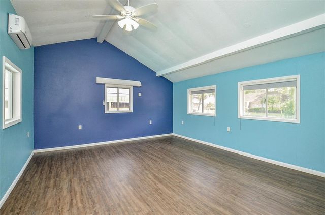 2711 Williamsburg Drive, Dickinson, TX 77539