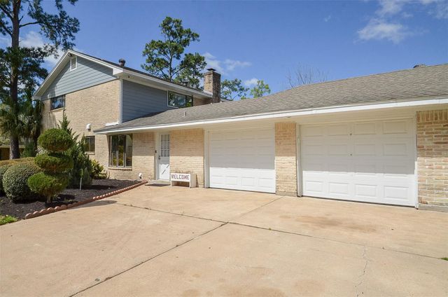 2711 Williamsburg Drive, Dickinson, TX 77539