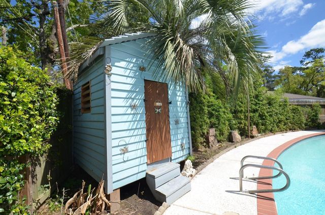 2711 Williamsburg Drive, Dickinson, TX 77539