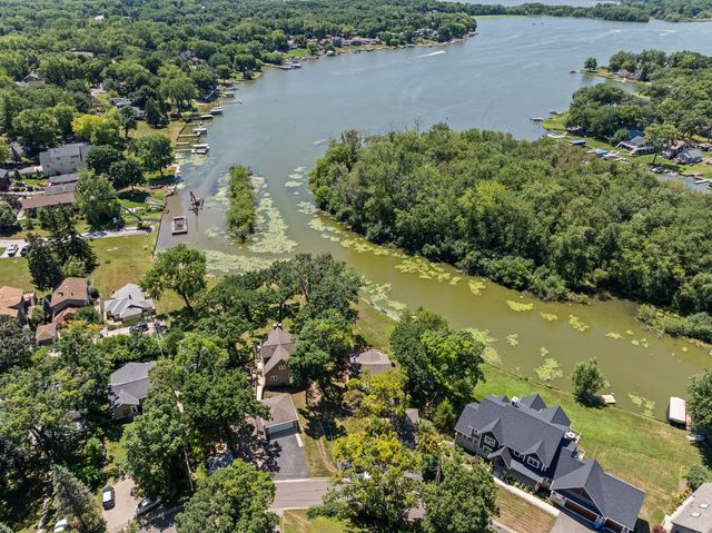 24941 W Forest Drive, Lake Villa, IL 60046
