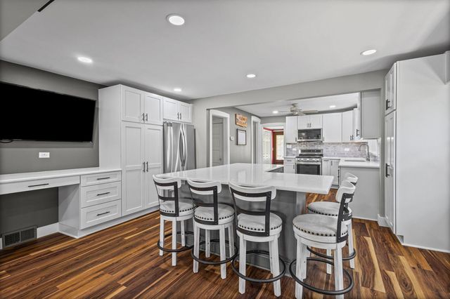 24941 W Forest Drive, Lake Villa, IL 60046