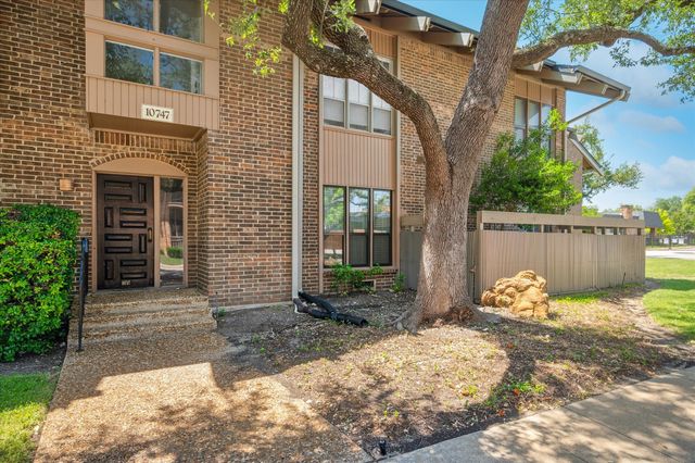 10747 Park Village Place B, Dallas, TX 75230