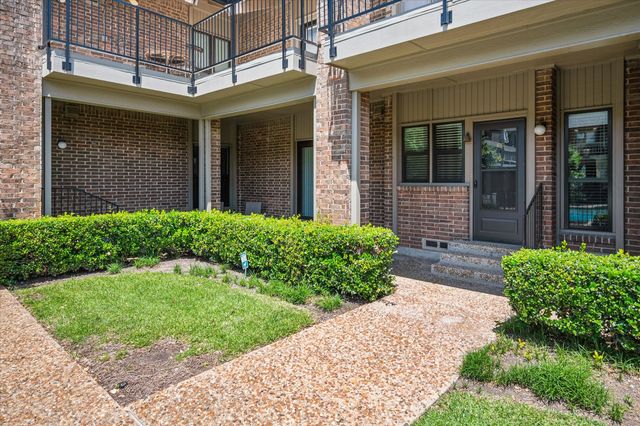 10747 Park Village Place B, Dallas, TX 75230