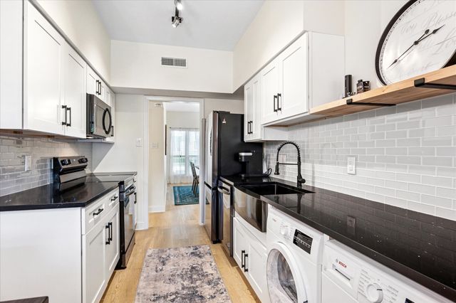 10747 Park Village Place B, Dallas, TX 75230