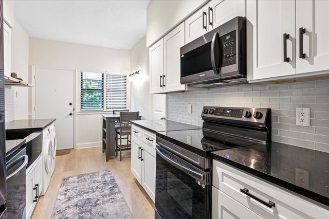 10747 Park Village Place B, Dallas, TX 75230