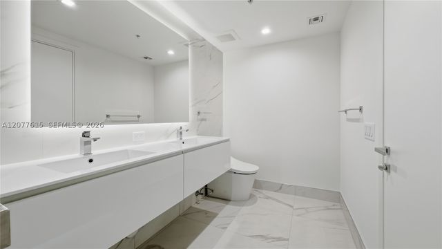 1170 E Hallandale Beach Blvd 1102, Hallandale Beach, FL 33009