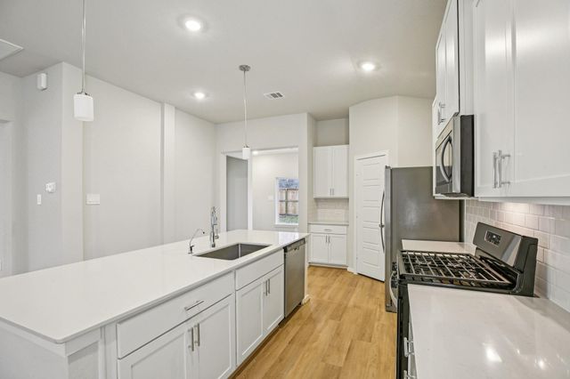 5921 Mockingbird Lodge Lane, Pearland, TX 77584