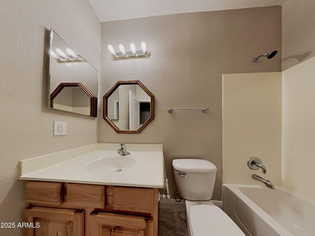 21664 N DIETZ Drive, Maricopa, AZ 85138