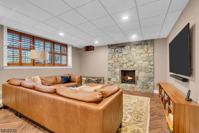 51 Rolling Hill Drive, Chatham Twp., NJ 07928