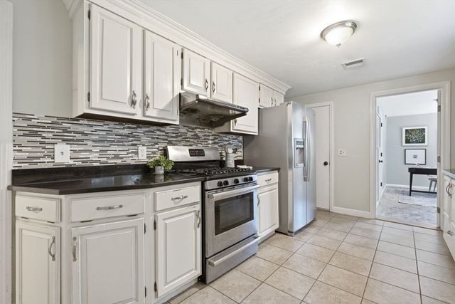 34 Drinkwater Ave, Braintree, MA 02184
