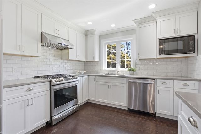 34 Drinkwater Ave, Braintree, MA 02184