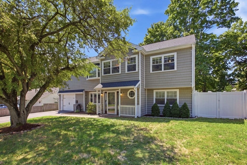 34 Drinkwater Ave, Braintree, MA 02184