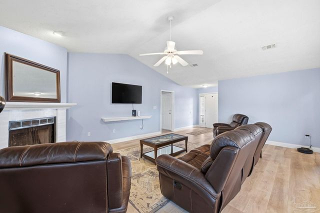 1939 Melissa Oaks Dr, Gulf Breeze, FL 32563