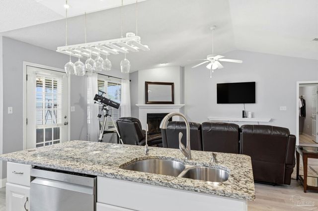 1939 Melissa Oaks Dr, Gulf Breeze, FL 32563