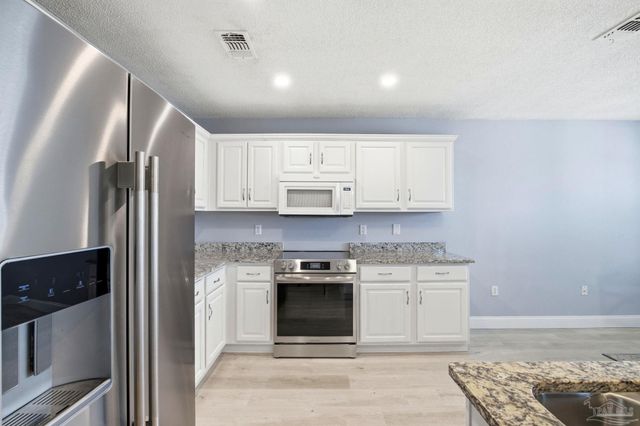 1939 Melissa Oaks Dr, Gulf Breeze, FL 32563