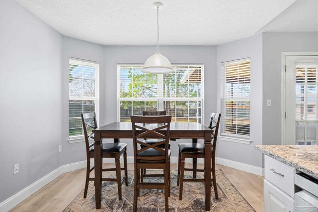 1939 Melissa Oaks Dr, Gulf Breeze, FL 32563