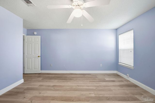 1939 Melissa Oaks Dr, Gulf Breeze, FL 32563