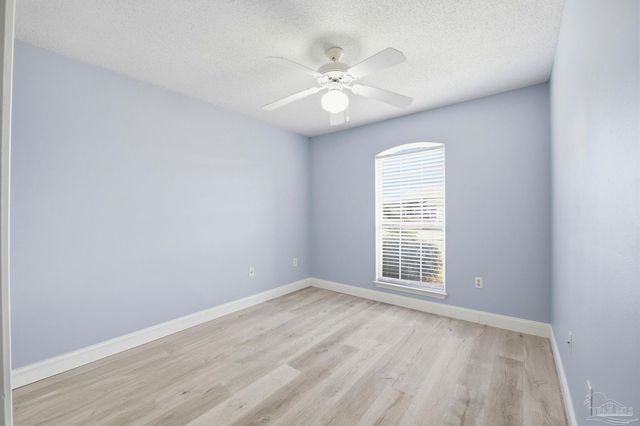 1939 Melissa Oaks Dr, Gulf Breeze, FL 32563