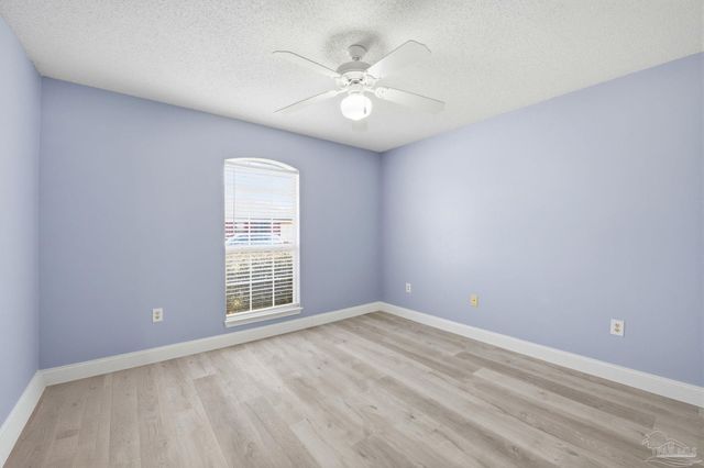 1939 Melissa Oaks Dr, Gulf Breeze, FL 32563