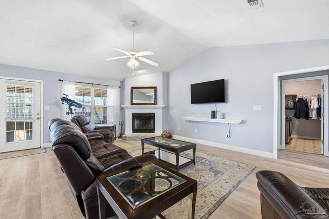 1939 Melissa Oaks Dr, Gulf Breeze, FL 32563